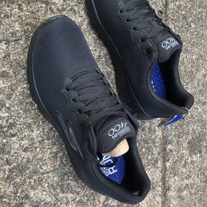 Mens Skechers Go Run 400 size 10 1/2